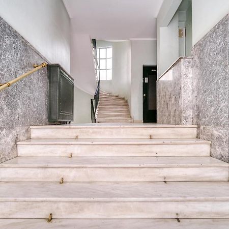 Stylish, Sunny New 2 Bedroom, Prime Central Athén Kültér fotó