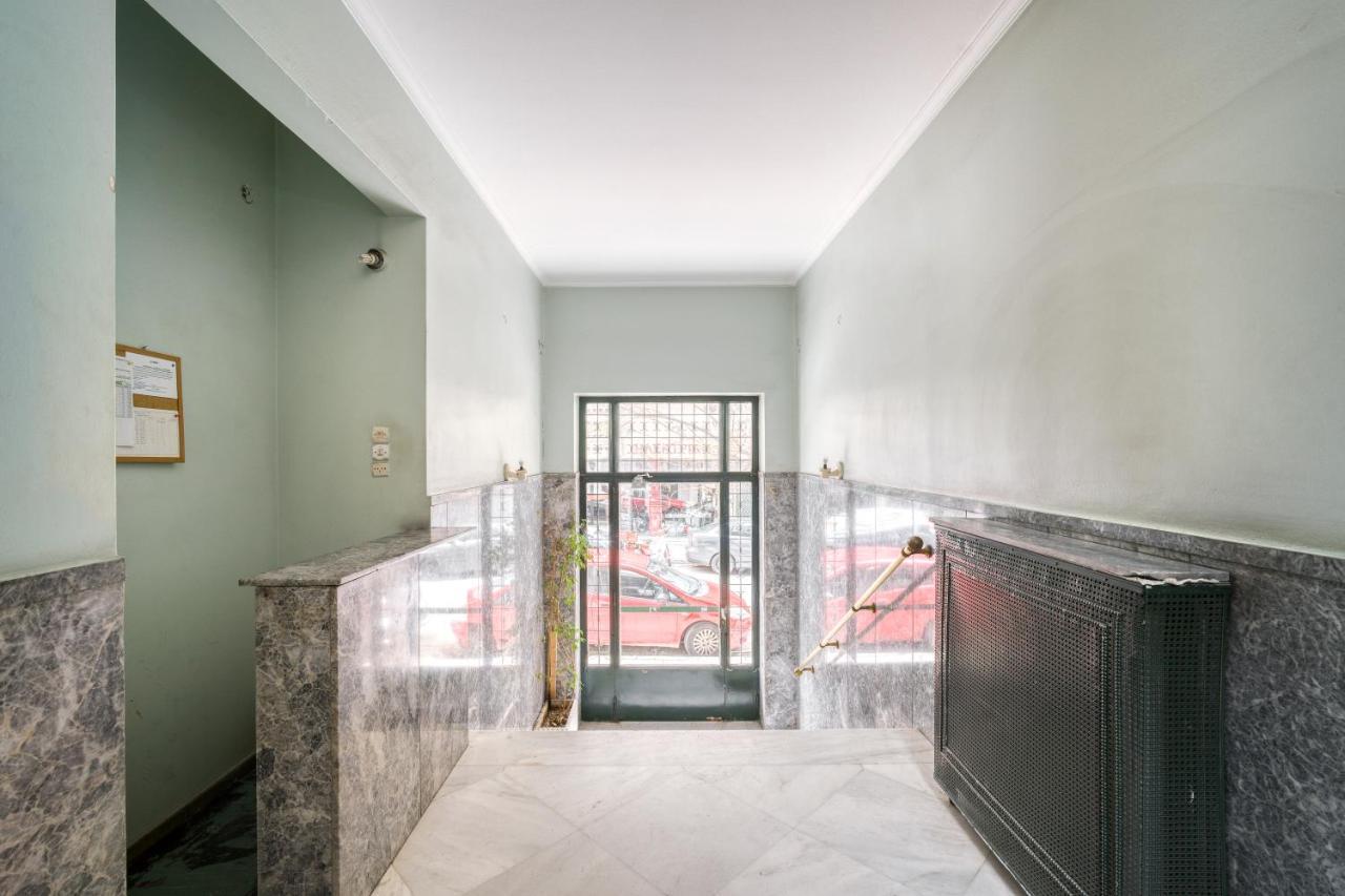 Stylish, Sunny New 2 Bedroom, Prime Central Athén Kültér fotó