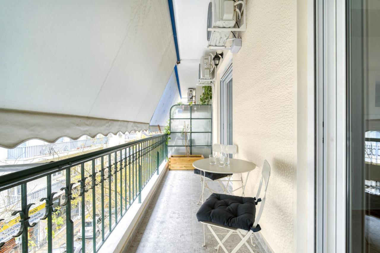 Stylish, Sunny New 2 Bedroom, Prime Central Athén Kültér fotó