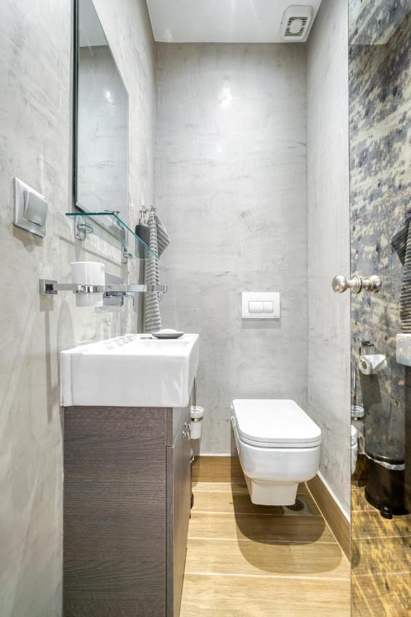 Stylish, Sunny New 2 Bedroom, Prime Central Athén Kültér fotó