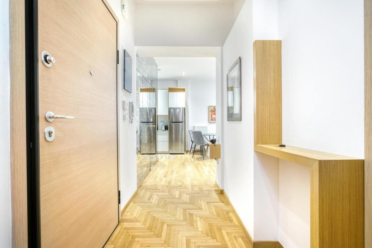Stylish, Sunny New 2 Bedroom, Prime Central Athén Kültér fotó