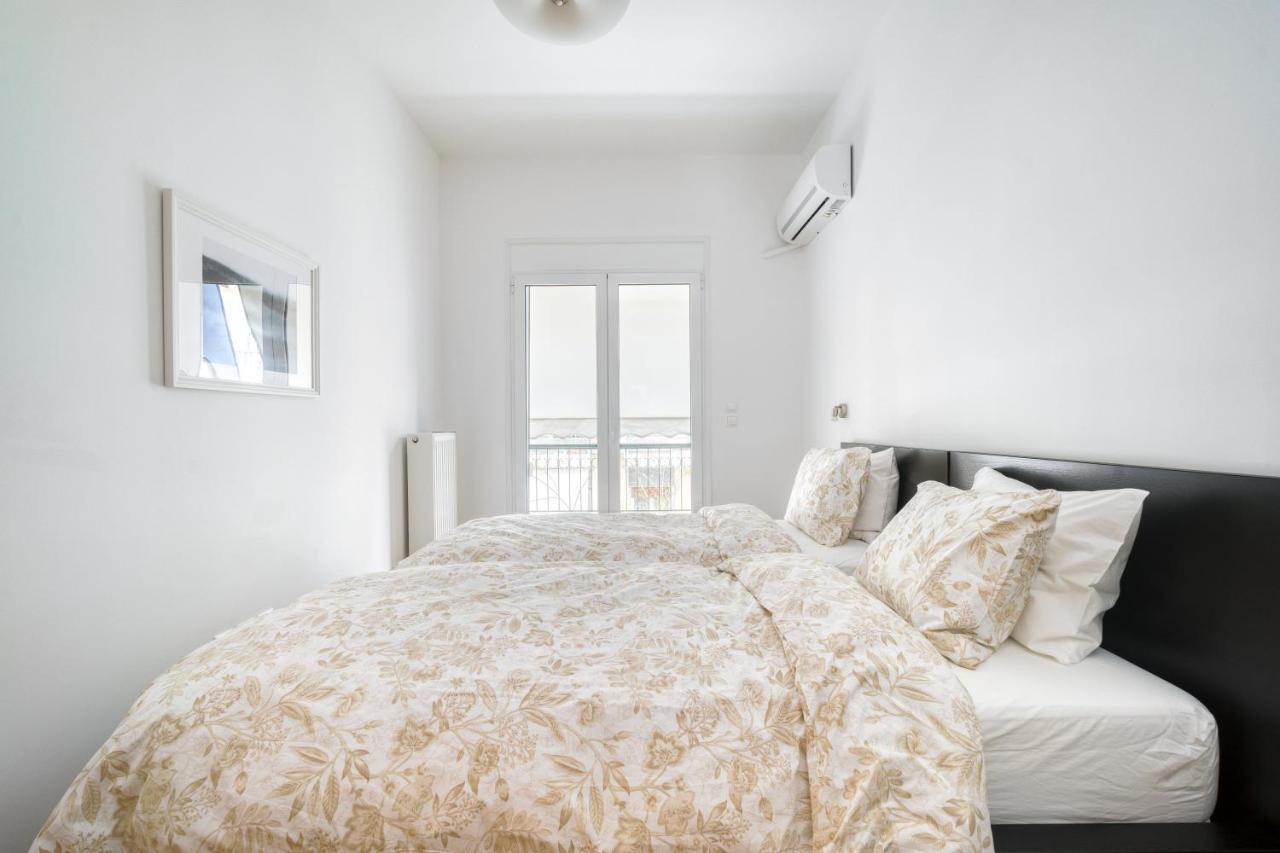 Stylish, Sunny New 2 Bedroom, Prime Central Athén Kültér fotó
