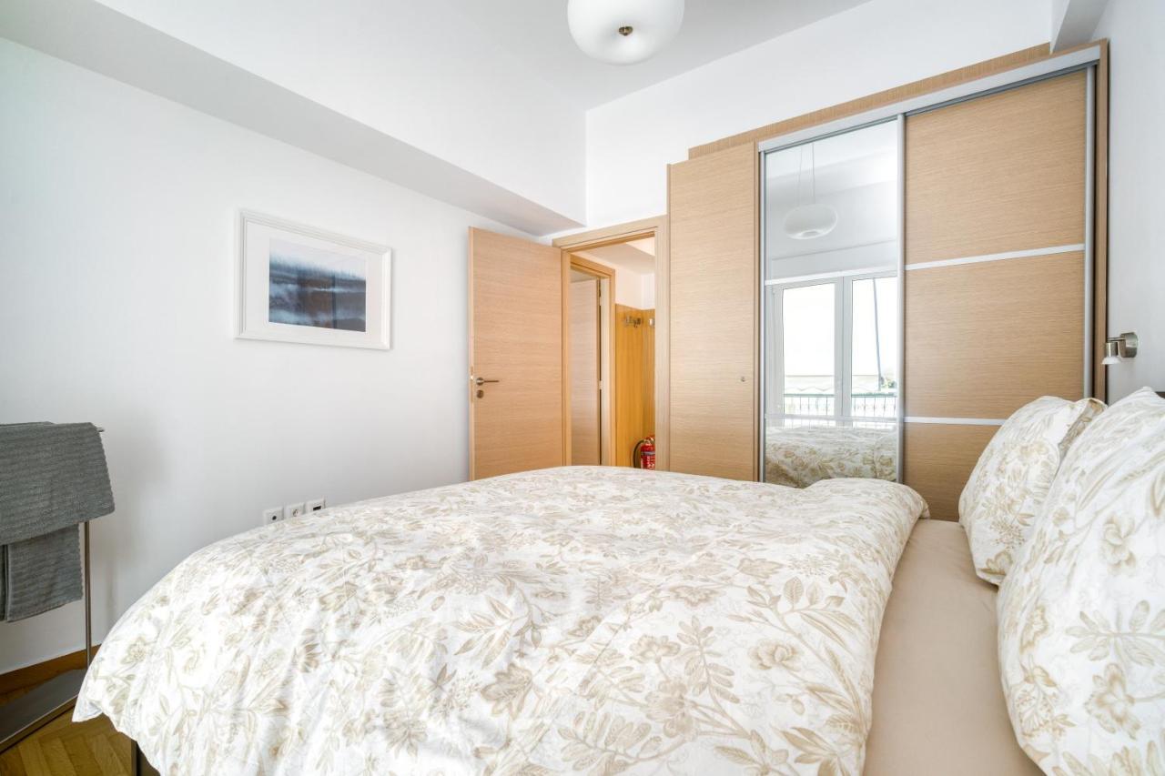 Stylish, Sunny New 2 Bedroom, Prime Central Athén Kültér fotó