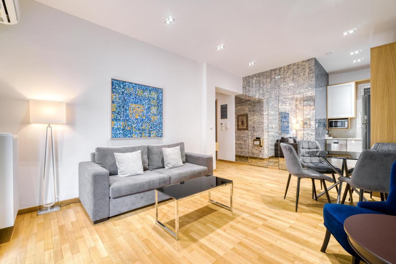 Stylish, Sunny New 2 Bedroom, Prime Central Athén Kültér fotó
