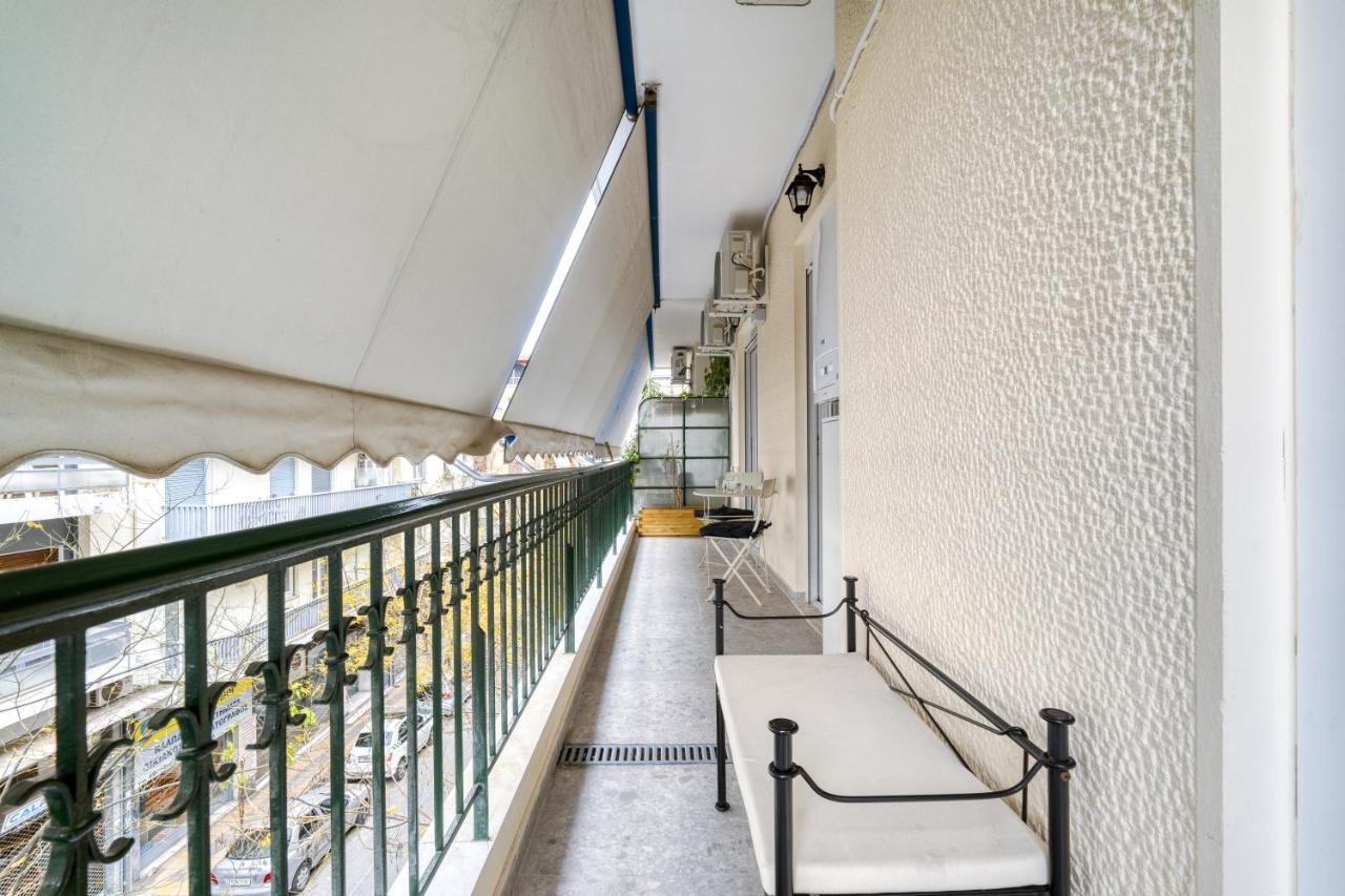 Stylish, Sunny New 2 Bedroom, Prime Central Athén Kültér fotó